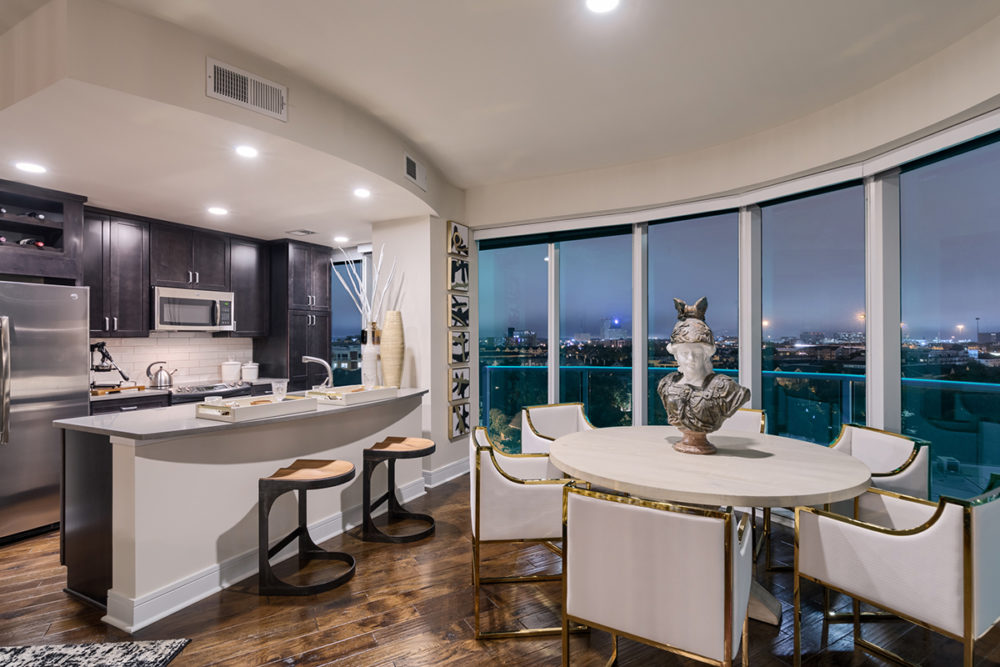 High Rise Apartments In Dallas TX Gallery One Uptown
